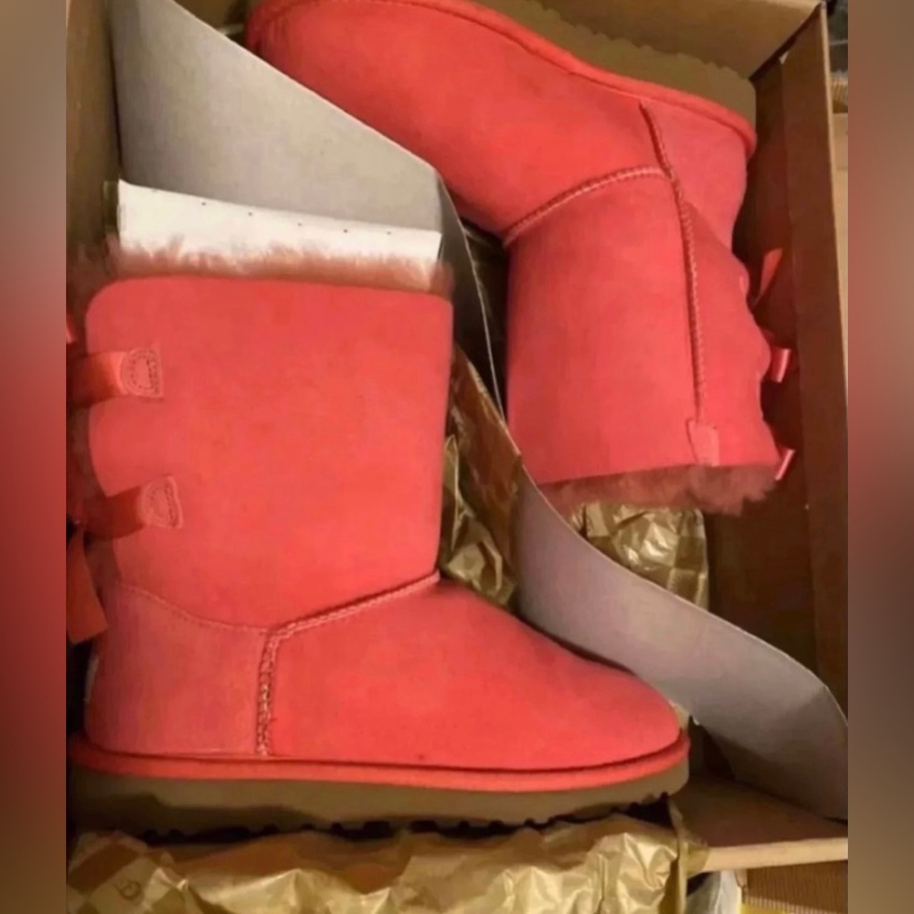 NEW Uggs